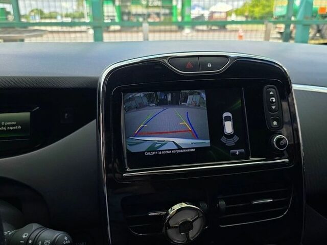 Білий Рено Зое, об'ємом двигуна 0 л та пробігом 92 тис. км за 9500 $, фото 5 на Automoto.ua