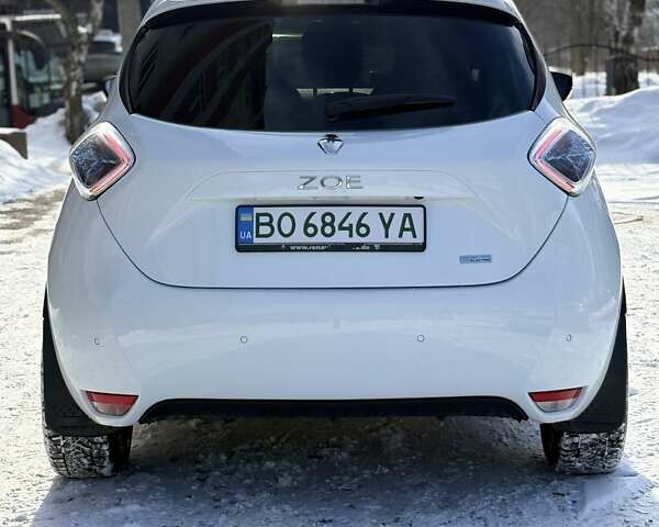 Белый Рено Зое, объемом двигателя 0 л и пробегом 50 тыс. км за 8200 $, фото 10 на Automoto.ua