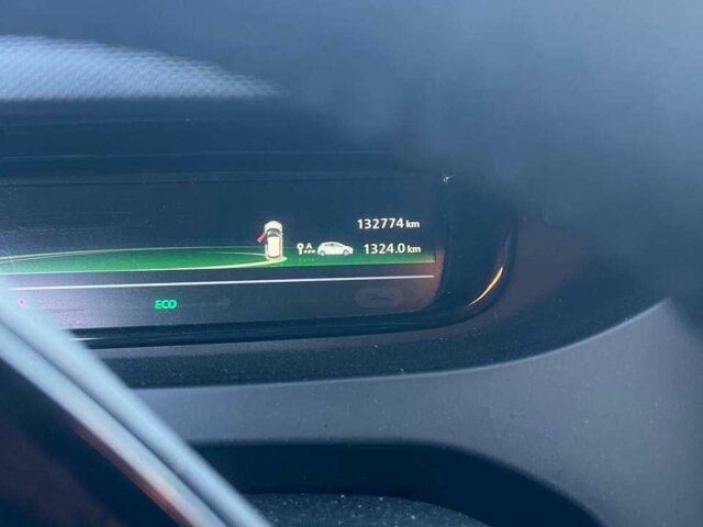 Белый Рено Зое, объемом двигателя 0 л и пробегом 132 тыс. км за 10500 $, фото 7 на Automoto.ua