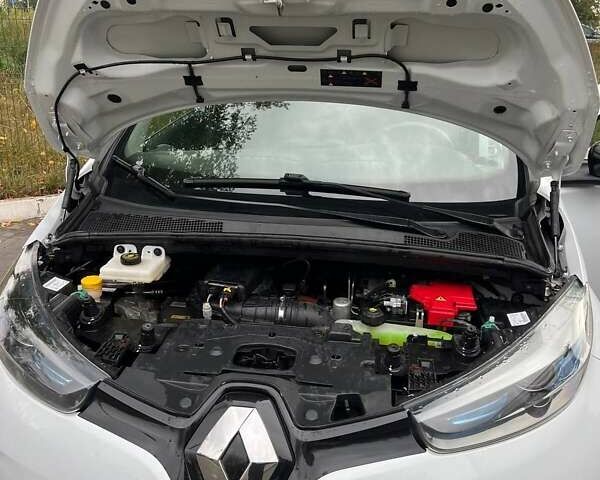 Белый Рено Зое, объемом двигателя 0 л и пробегом 109 тыс. км за 9499 $, фото 12 на Automoto.ua