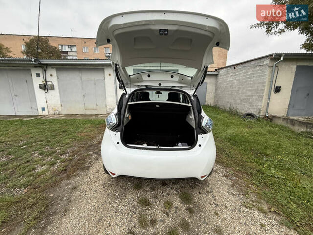 Білий Рено Зое, об'ємом двигуна 0 л та пробігом 86 тис. км за 9100 $, фото 8 на Automoto.ua