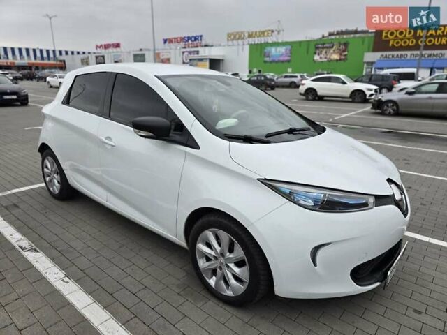 Білий Рено Зое, об'ємом двигуна 0 л та пробігом 125 тис. км за 9000 $, фото 6 на Automoto.ua