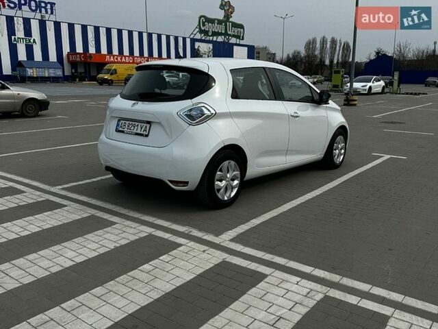 Білий Рено Зое, об'ємом двигуна 0 л та пробігом 76 тис. км за 9500 $, фото 4 на Automoto.ua