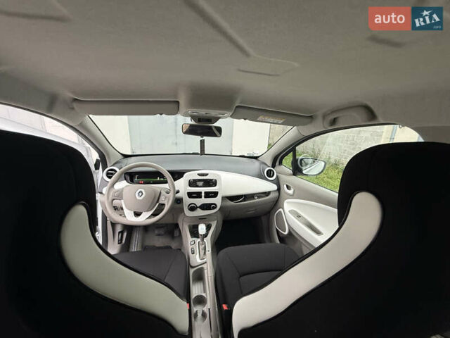Білий Рено Зое, об'ємом двигуна 0 л та пробігом 86 тис. км за 9100 $, фото 4 на Automoto.ua