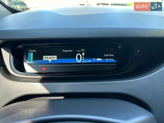 Белый Рено Зое, объемом двигателя 0 л и пробегом 74 тыс. км за 11300 $, фото 14 на Automoto.ua