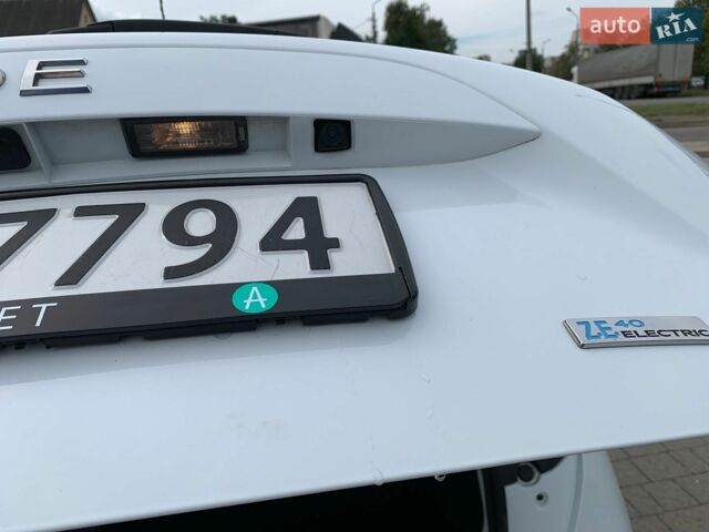Білий Рено Зое, об'ємом двигуна 0 л та пробігом 75 тис. км за 10950 $, фото 19 на Automoto.ua
