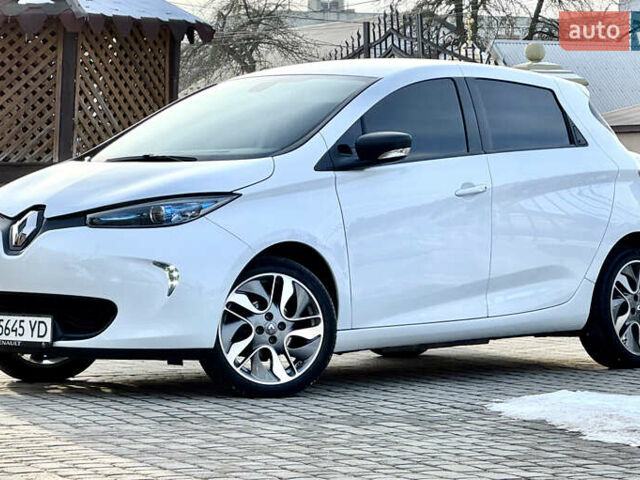 Білий Рено Зое, об'ємом двигуна 0 л та пробігом 47 тис. км за 9995 $, фото 10 на Automoto.ua