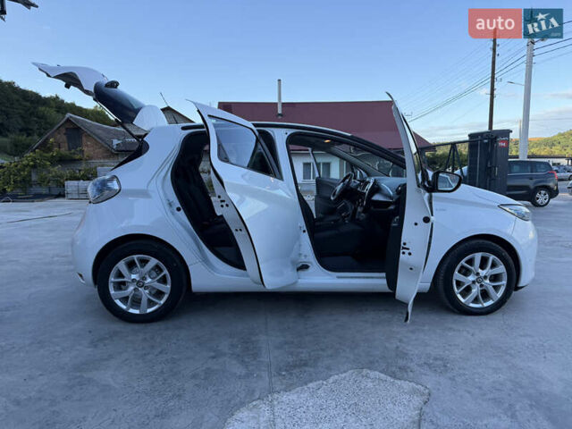 Белый Рено Зое, объемом двигателя 0 л и пробегом 51 тыс. км за 10800 $, фото 43 на Automoto.ua