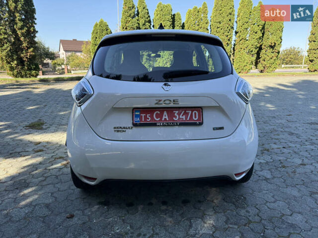 Белый Рено Зое, объемом двигателя 0 л и пробегом 57 тыс. км за 9500 $, фото 4 на Automoto.ua