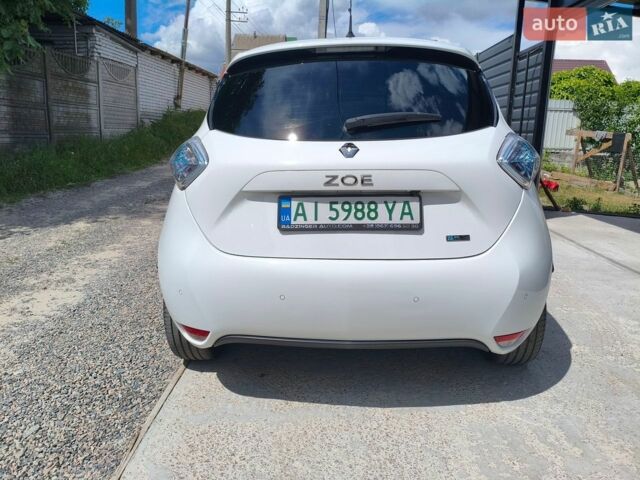 Белый Рено Зое, объемом двигателя 0 л и пробегом 99 тыс. км за 8900 $, фото 4 на Automoto.ua