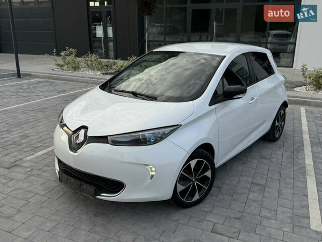 Белый Рено Зое, объемом двигателя 0 л и пробегом 73 тыс. км за 9650 $, фото 6 на Automoto.ua