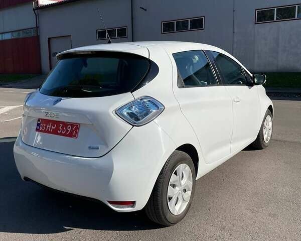 Белый Рено Зое, объемом двигателя 0 л и пробегом 160 тыс. км за 8200 $, фото 30 на Automoto.ua