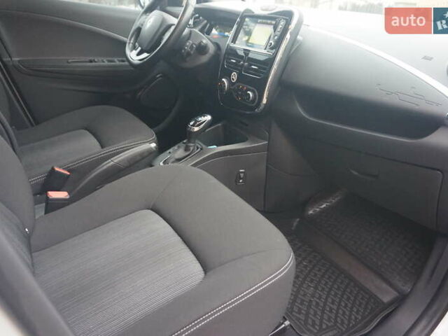 Білий Рено Зое, об'ємом двигуна 0 л та пробігом 37 тис. км за 10777 $, фото 43 на Automoto.ua