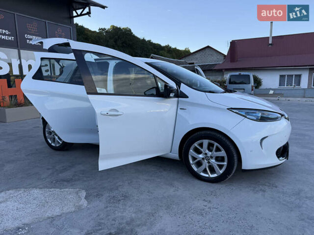Белый Рено Зое, объемом двигателя 0 л и пробегом 51 тыс. км за 10800 $, фото 45 на Automoto.ua