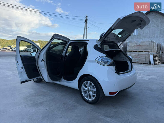 Белый Рено Зое, объемом двигателя 0 л и пробегом 51 тыс. км за 10800 $, фото 37 на Automoto.ua