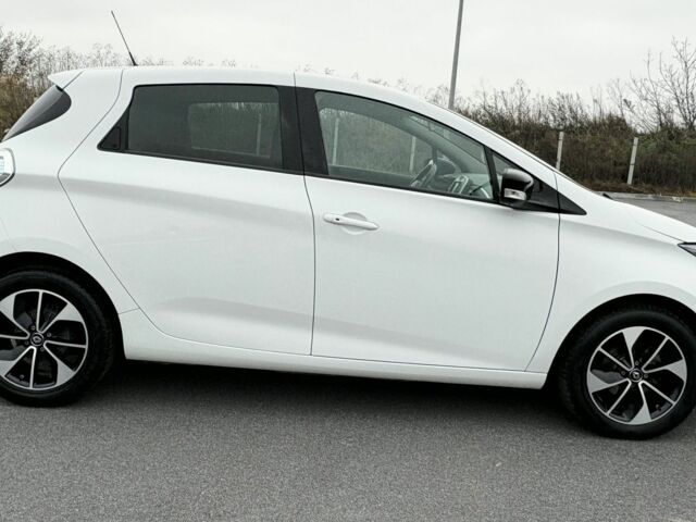 Белый Рено Зое, объемом двигателя 0 л и пробегом 37 тыс. км за 9600 $, фото 21 на Automoto.ua