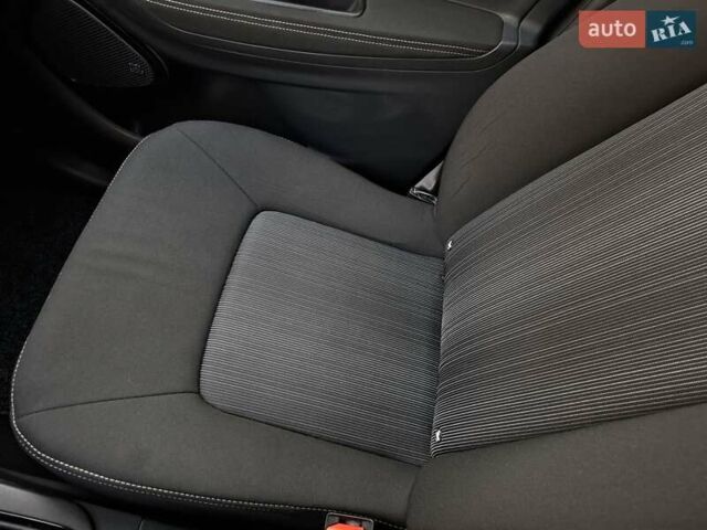 Белый Рено Зое, объемом двигателя 0 л и пробегом 129 тыс. км за 8700 $, фото 44 на Automoto.ua