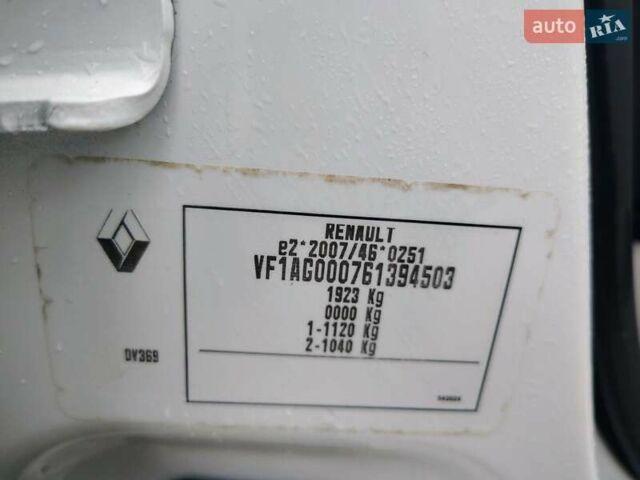 Белый Рено Зое, объемом двигателя 0 л и пробегом 90 тыс. км за 8900 $, фото 13 на Automoto.ua