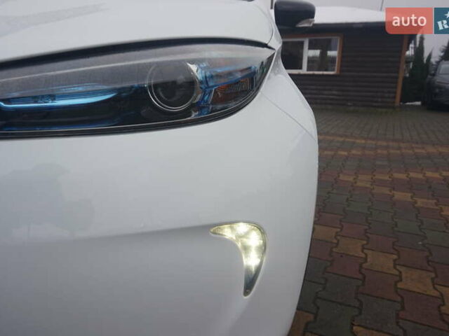 Білий Рено Зое, об'ємом двигуна 0 л та пробігом 37 тис. км за 10777 $, фото 23 на Automoto.ua