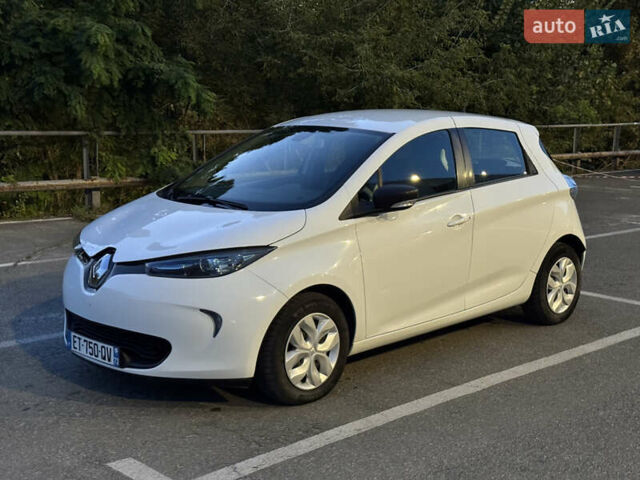 Белый Рено Зое, объемом двигателя 0 л и пробегом 82 тыс. км за 8999 $, фото 7 на Automoto.ua