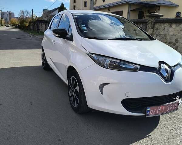Білий Рено Зое, об'ємом двигуна 0 л та пробігом 42 тис. км за 9500 $, фото 1 на Automoto.ua