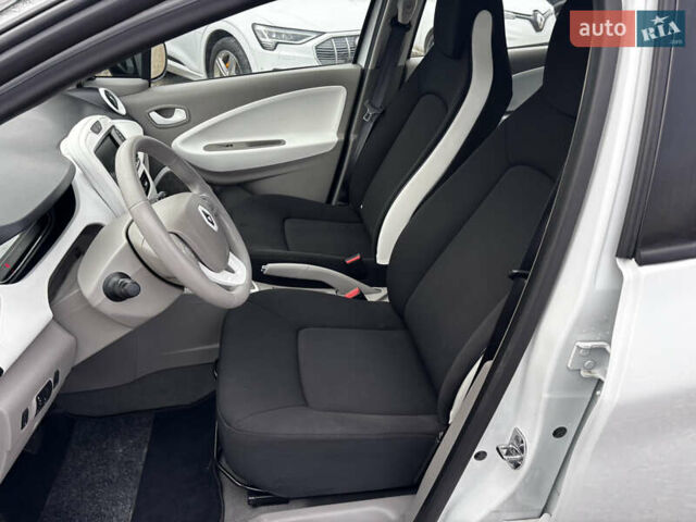 Білий Рено Зое, об'ємом двигуна 0 л та пробігом 23 тис. км за 8850 $, фото 17 на Automoto.ua