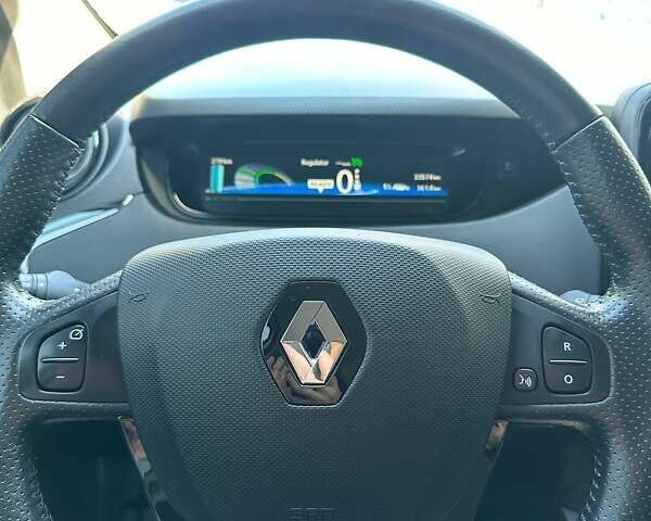 Білий Рено Зое, об'ємом двигуна 0 л та пробігом 41 тис. км за 11500 $, фото 12 на Automoto.ua