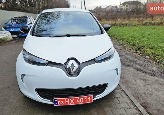 Белый Рено Зое, объемом двигателя 0 л и пробегом 71 тыс. км за 9550 $, фото 5 на Automoto.ua
