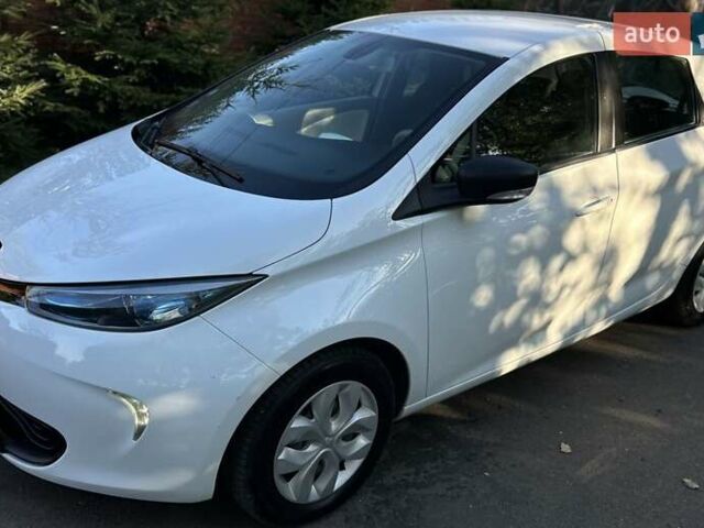 Белый Рено Зое, объемом двигателя 0 л и пробегом 16 тыс. км за 9287 $, фото 4 на Automoto.ua