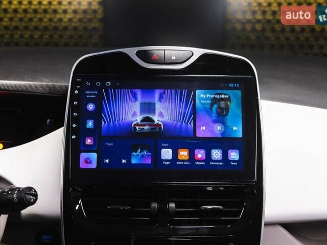 Белый Рено Зое, объемом двигателя 0 л и пробегом 18 тыс. км за 10300 $, фото 16 на Automoto.ua