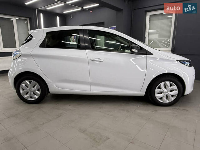 Белый Рено Зое, объемом двигателя 0 л и пробегом 21 тыс. км за 9950 $, фото 10 на Automoto.ua