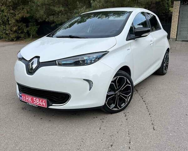 Белый Рено Зое, объемом двигателя 0 л и пробегом 70 тыс. км за 11000 $, фото 12 на Automoto.ua