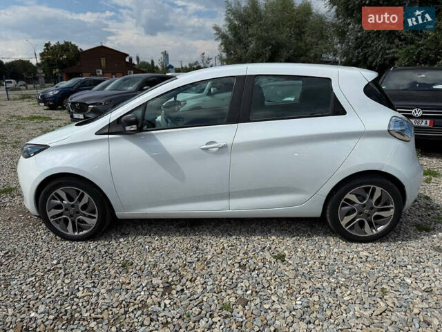 Белый Рено Зое, объемом двигателя 0 л и пробегом 69 тыс. км за 9450 $, фото 11 на Automoto.ua