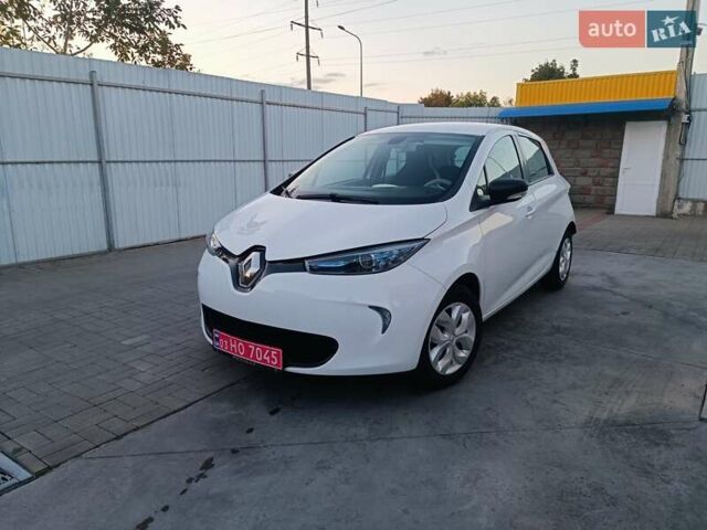 Белый Рено Зое, объемом двигателя 0 л и пробегом 65 тыс. км за 10250 $, фото 16 на Automoto.ua