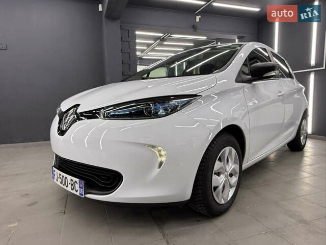 Белый Рено Зое, объемом двигателя 0 л и пробегом 21 тыс. км за 9950 $, фото 2 на Automoto.ua