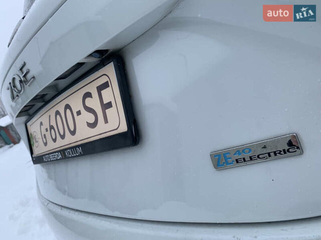 Білий Рено Зое, об'ємом двигуна 0 л та пробігом 159 тис. км за 8999 $, фото 7 на Automoto.ua
