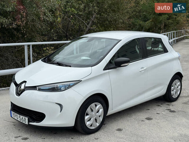 Білий Рено Зое, об'ємом двигуна 0 л та пробігом 60 тис. км за 10190 $, фото 7 на Automoto.ua