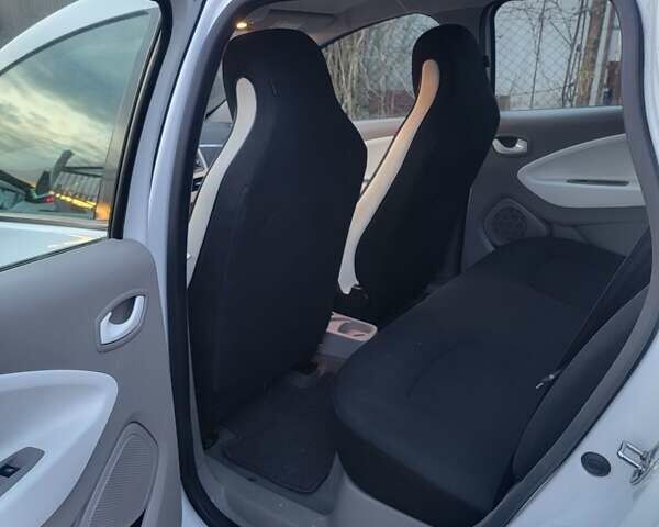 Білий Рено Зое, об'ємом двигуна 0 л та пробігом 162 тис. км за 6700 $, фото 9 на Automoto.ua