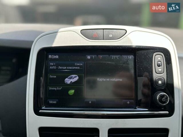 Белый Рено Зое, объемом двигателя 0 л и пробегом 59 тыс. км за 10500 $, фото 23 на Automoto.ua
