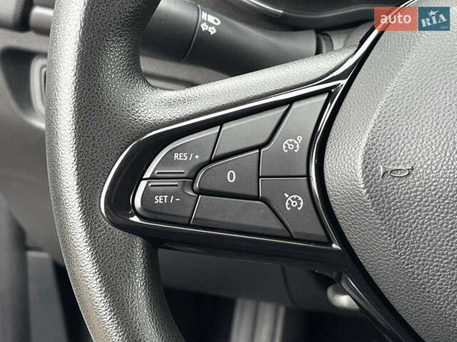 Белый Рено Зое, объемом двигателя 0 л и пробегом 68 тыс. км за 11499 $, фото 21 на Automoto.ua