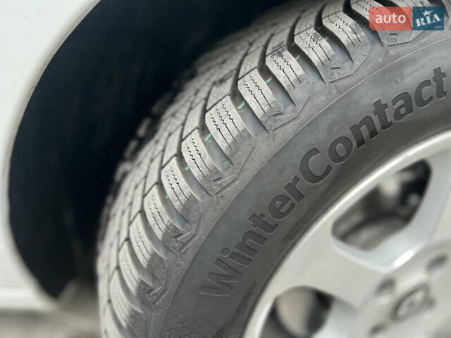 Белый Рено Зое, объемом двигателя 0 л и пробегом 48 тыс. км за 9950 $, фото 16 на Automoto.ua
