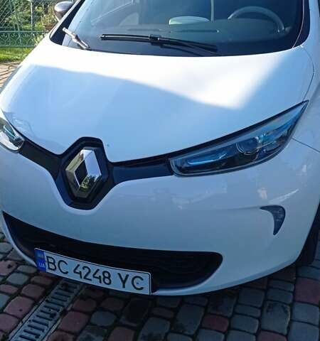 Белый Рено Зое, объемом двигателя 0 л и пробегом 76 тыс. км за 8700 $, фото 4 на Automoto.ua