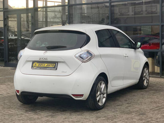 Белый Рено Зое, объемом двигателя 44 л и пробегом 82 тыс. км за 9900 $, фото 5 на Automoto.ua
