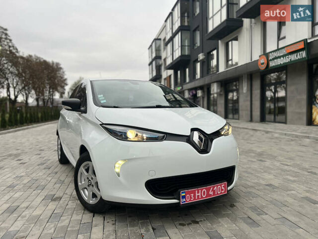 Белый Рено Зое, объемом двигателя 0 л и пробегом 48 тыс. км за 9950 $, фото 1 на Automoto.ua