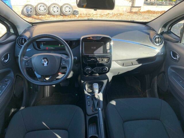 Белый Рено Зое, объемом двигателя 0 л и пробегом 62 тыс. км за 9399 $, фото 17 на Automoto.ua