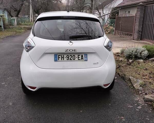Білий Рено Зое, об'ємом двигуна 0 л та пробігом 93 тис. км за 9399 $, фото 6 на Automoto.ua