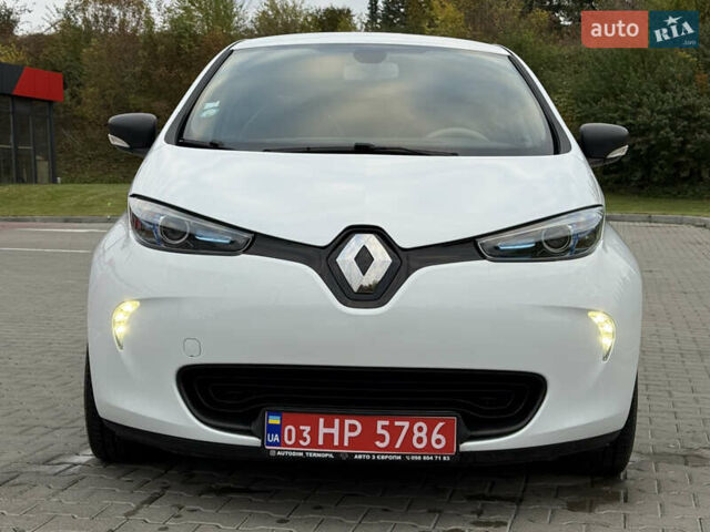 Белый Рено Зое, объемом двигателя 0 л и пробегом 11 тыс. км за 10499 $, фото 3 на Automoto.ua
