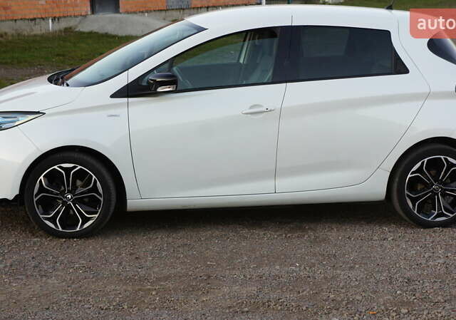 Белый Рено Зое, объемом двигателя 0 л и пробегом 159 тыс. км за 8950 $, фото 9 на Automoto.ua