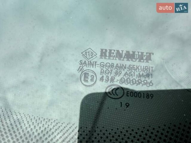 Белый Рено Зое, объемом двигателя 0 л и пробегом 62 тыс. км за 10350 $, фото 11 на Automoto.ua