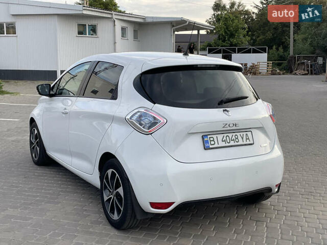Белый Рено Зое, объемом двигателя 0 л и пробегом 84 тыс. км за 10500 $, фото 75 на Automoto.ua